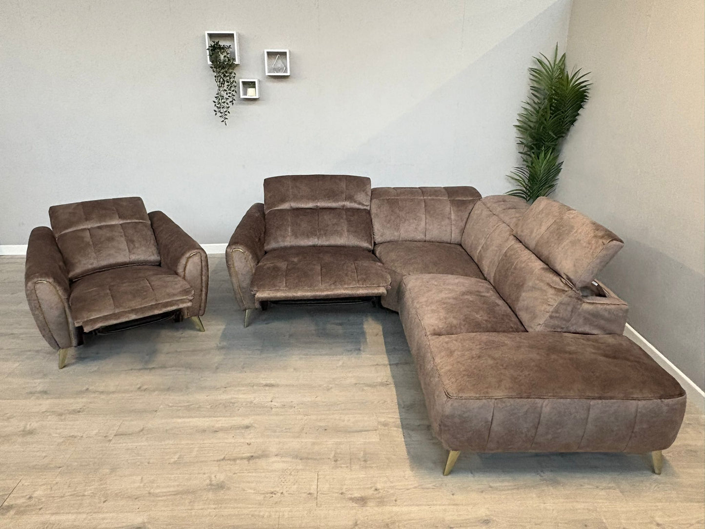 DFS Lidia Left Hand Facing Arm Open End Power Recliner Corner Sofa + Chair, RRP: £2898