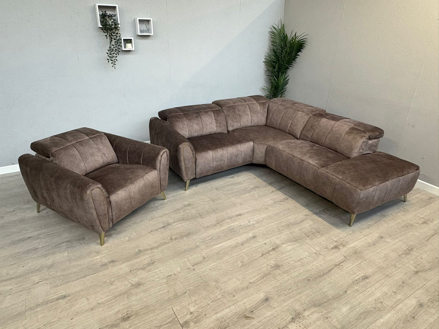 DFS Lidia Left Hand Facing Arm Open End Power Recliner Corner Sofa + Chair, RRP: £2898