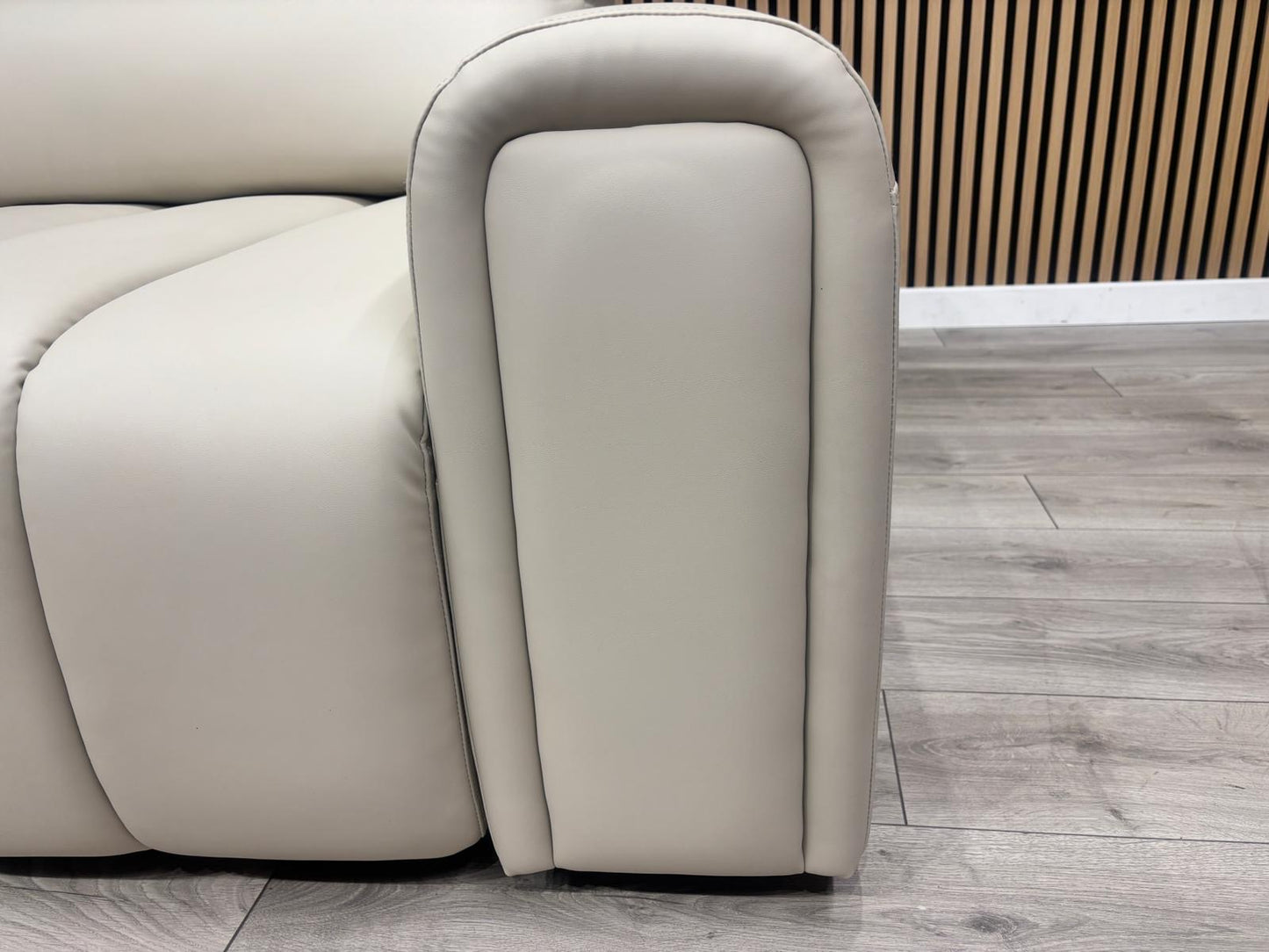 Michigan Leather 3 Seater Electric Double Chaise Cinema Sofa, RRP: £2495