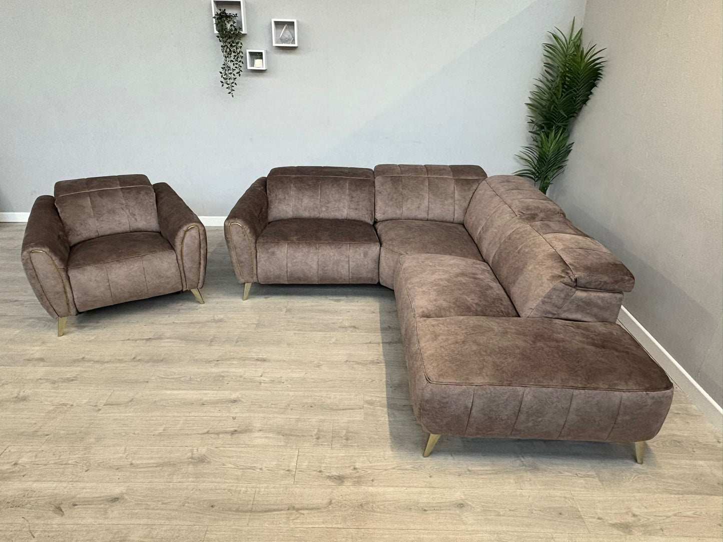 DFS Lidia Left Hand Facing Arm Open End Power Recliner Corner Sofa + Chair, RRP: £2898