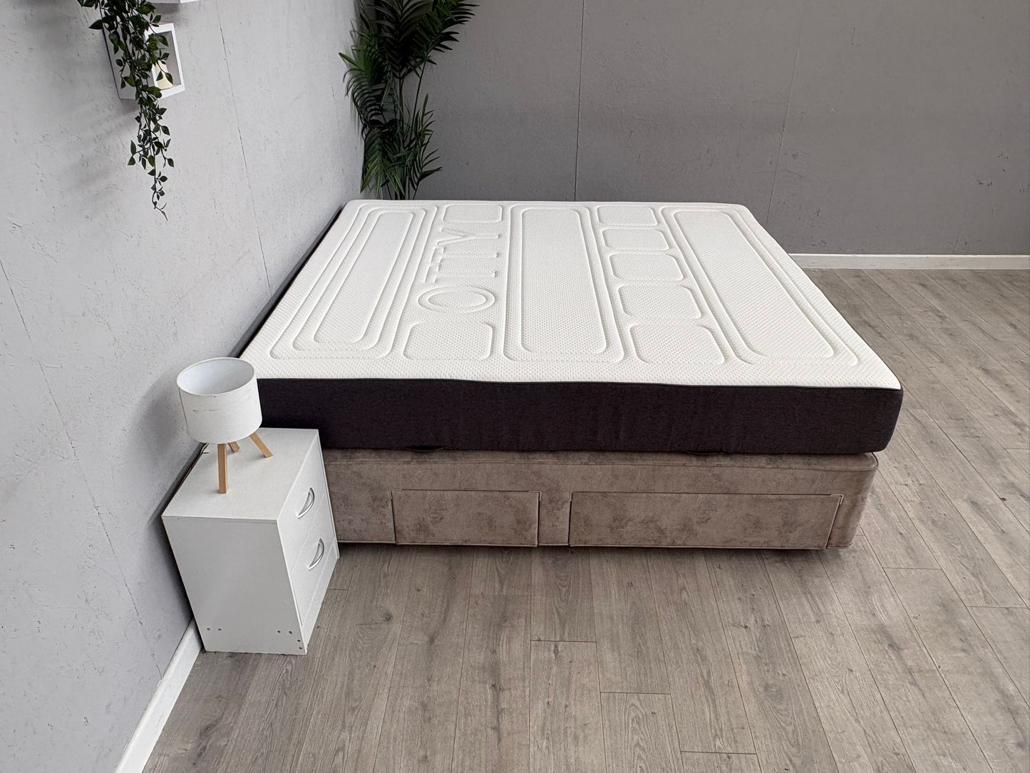 OTTY Original Hybrid 2000 Pocket Sprung 6ft Superking Mattress - RRP £899