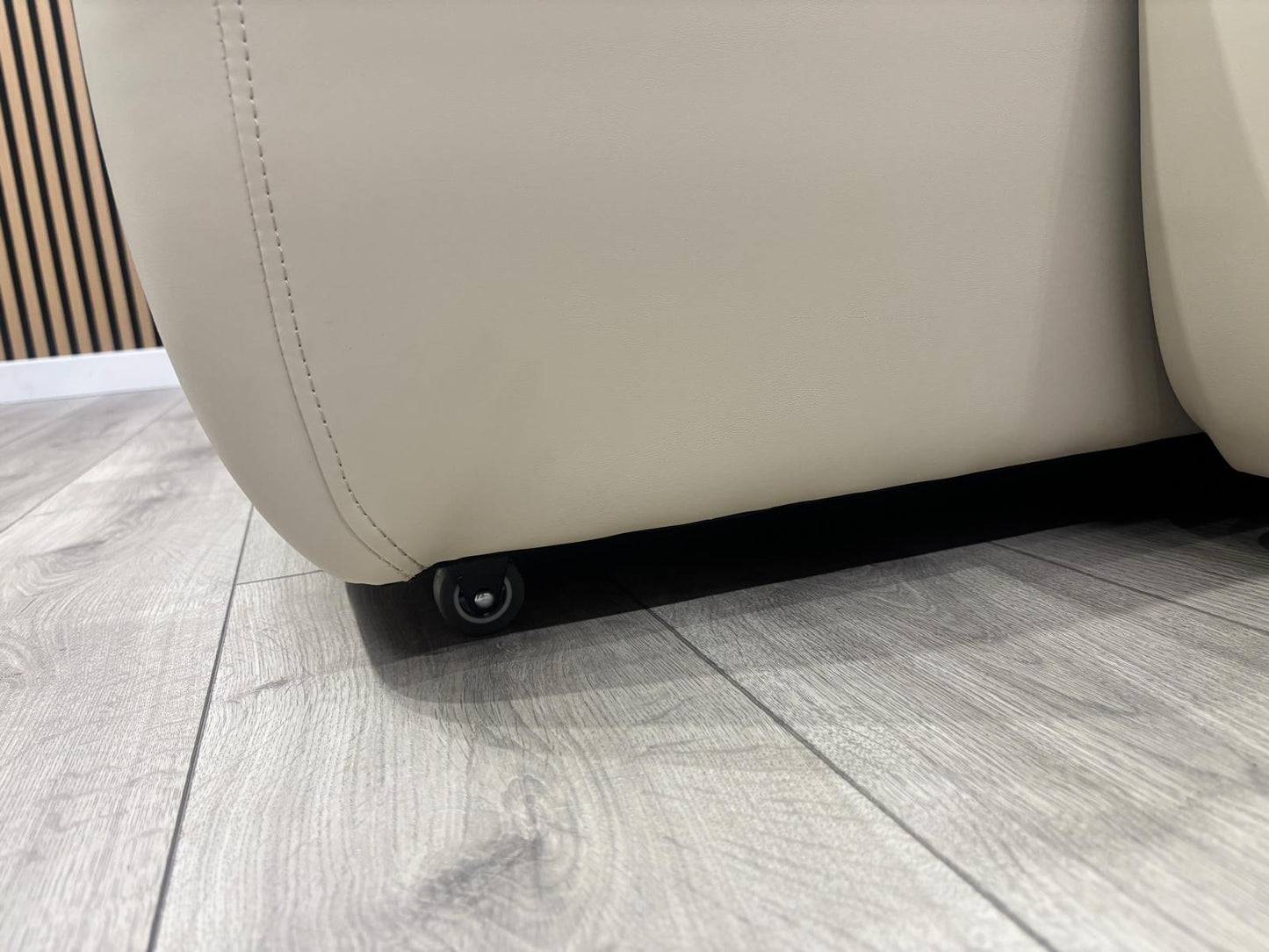 Michigan Leather 3 Seater Electric Double Chaise Cinema Sofa, RRP: £2495