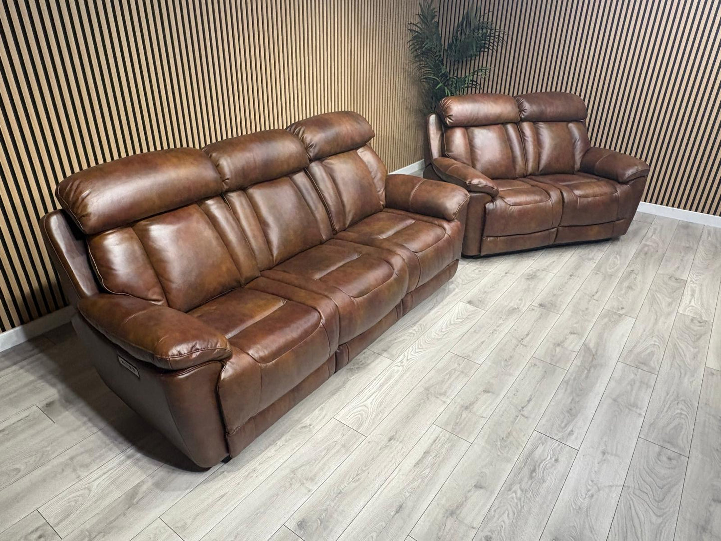DFS Bravado Leather 3 Seater + 2 Seater Sofa Set, Power Recliners RRP: £3898