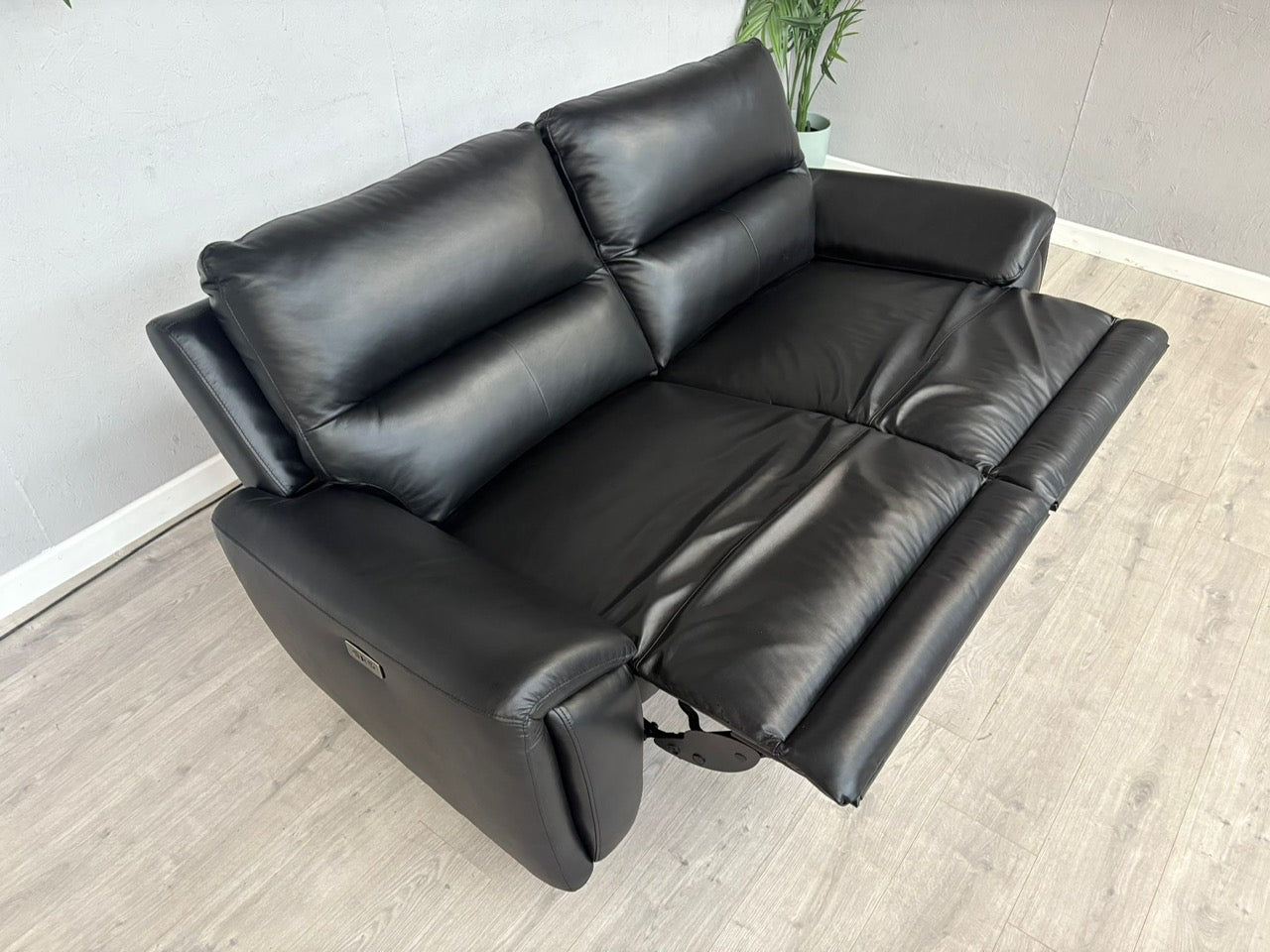 DFS Kaden Leather 3 Seater Power Recliner Sofa - RRP £1099