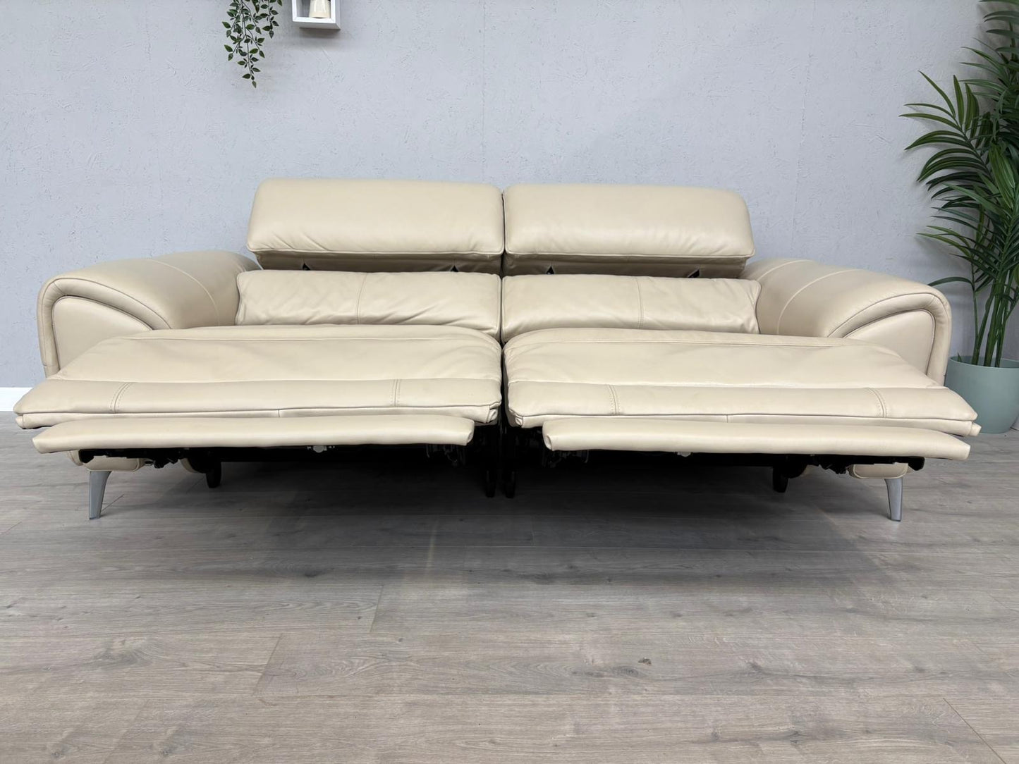 Furniture Village Vino Leather 3 Seater Power Recliner Sofa with Power Headrests - RRP £2595