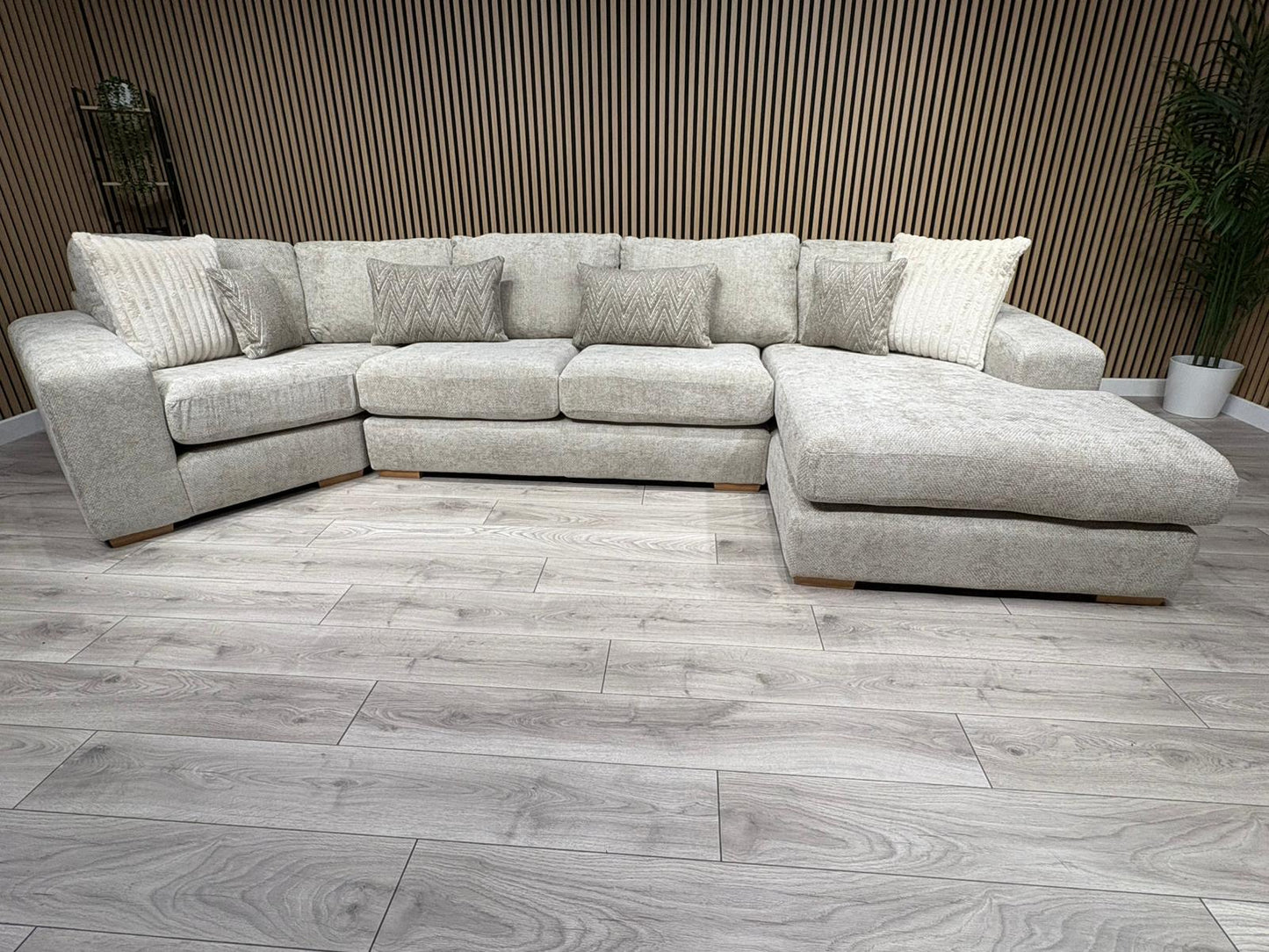 DFS Sample - Pandora RHF large Chaise Corner Sofa - RRP: £3495