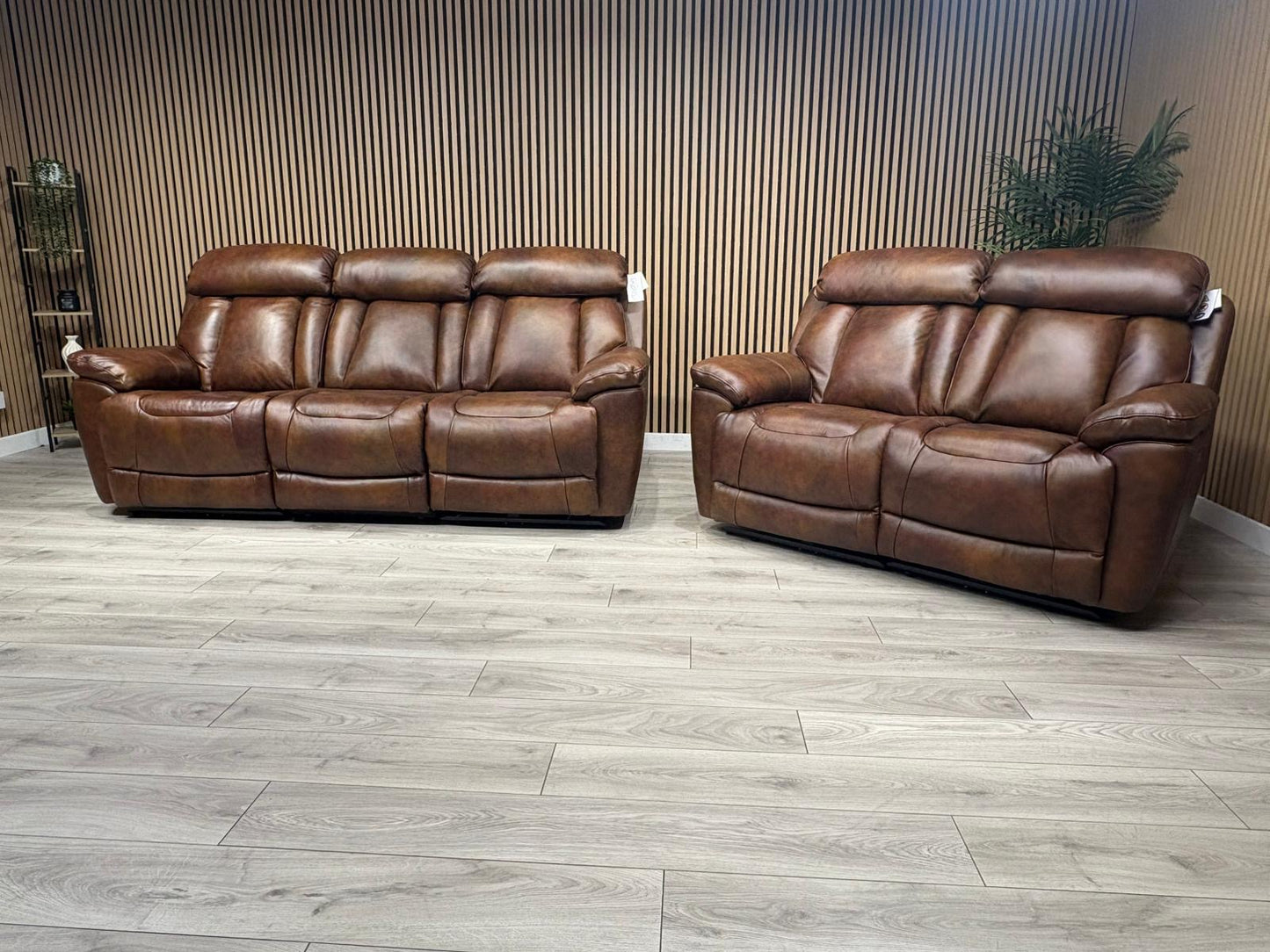 DFS Bravado Leather 3 Seater + 2 Seater Sofa Set, Power Recliners RRP: £3898