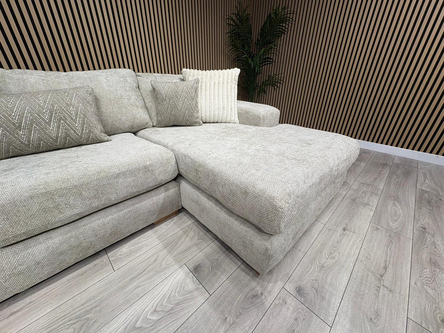 DFS Sample - Pandora RHF large Chaise Corner Sofa - RRP: £3495