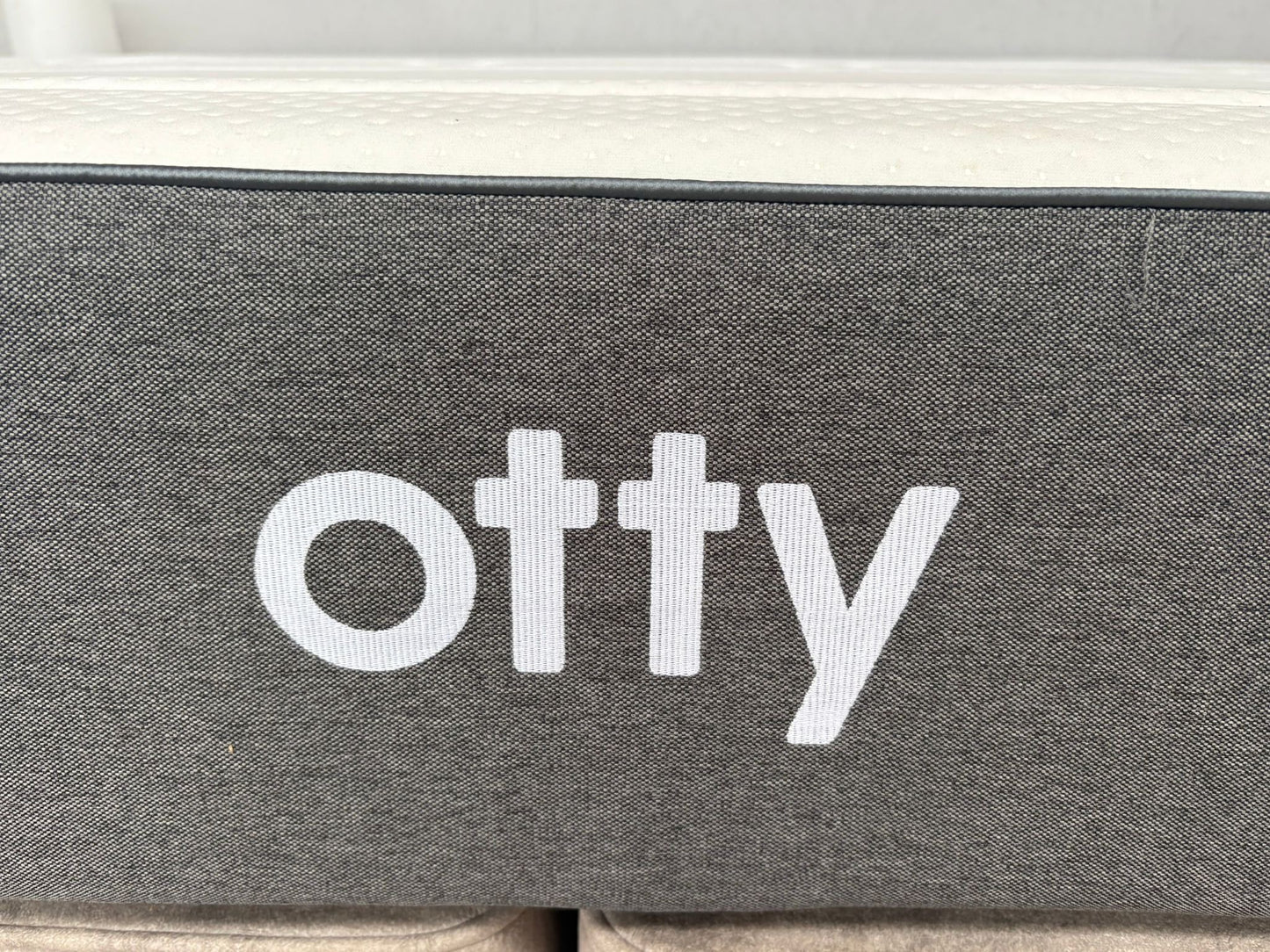 OTTY Original Hybrid 2000 Pocket Sprung 6ft Superking Mattress - RRP £899