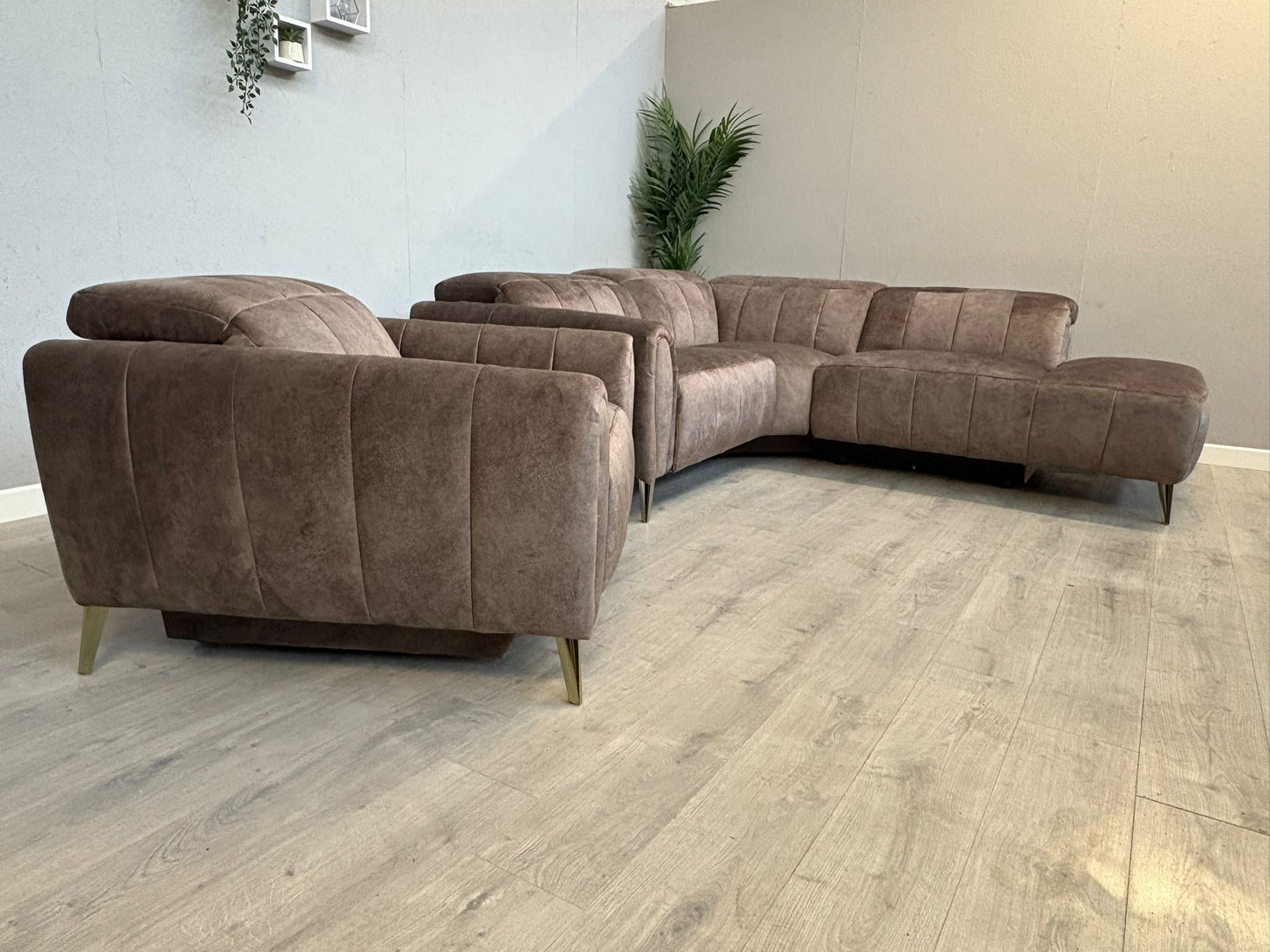 DFS Lidia Left Hand Facing Arm Open End Power Recliner Corner Sofa + Chair, RRP: £2898