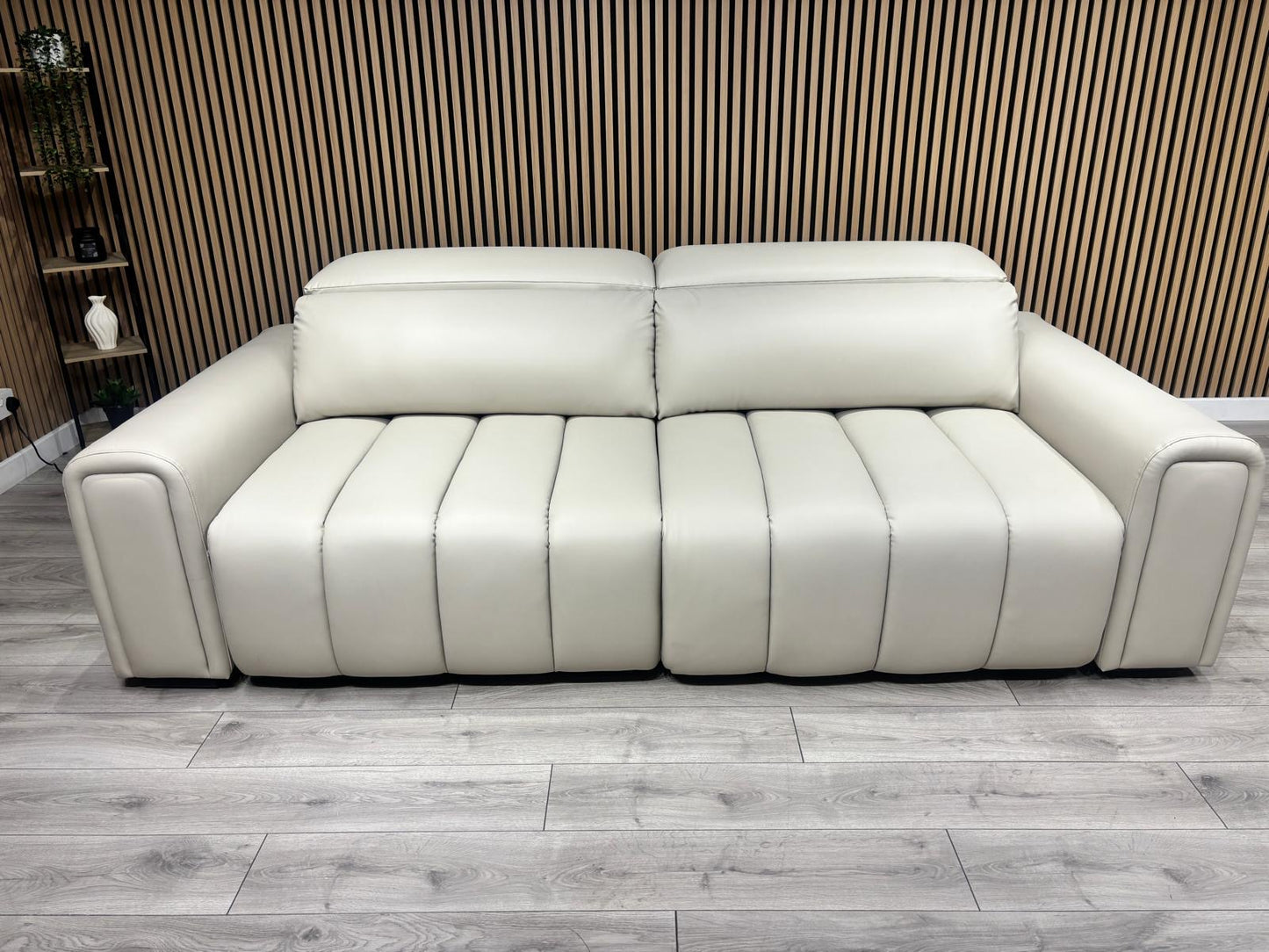 Michigan Leather 3 Seater Electric Double Chaise Cinema Sofa, RRP: £2495