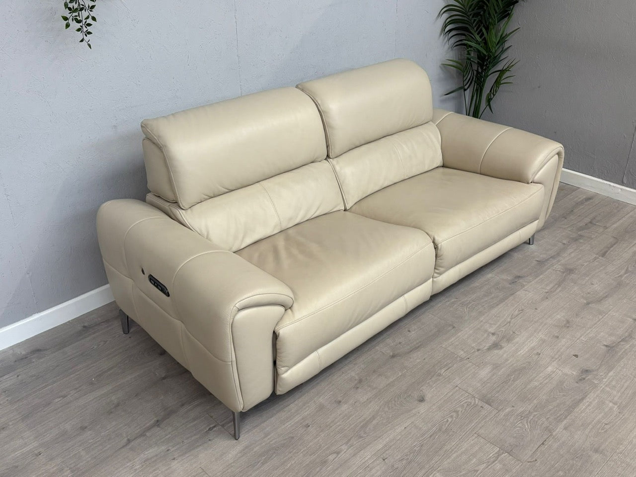 Furniture Village Vino Leather 3 Seater Power Recliner Sofa with Power Headrests - RRP £2595
