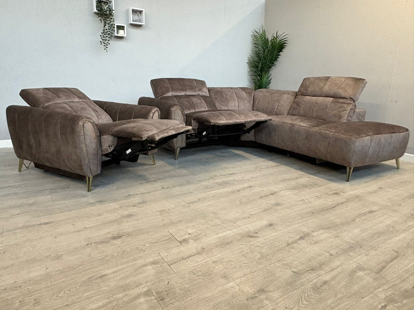 DFS Lidia Left Hand Facing Arm Open End Power Recliner Corner Sofa + Chair, RRP: £2898