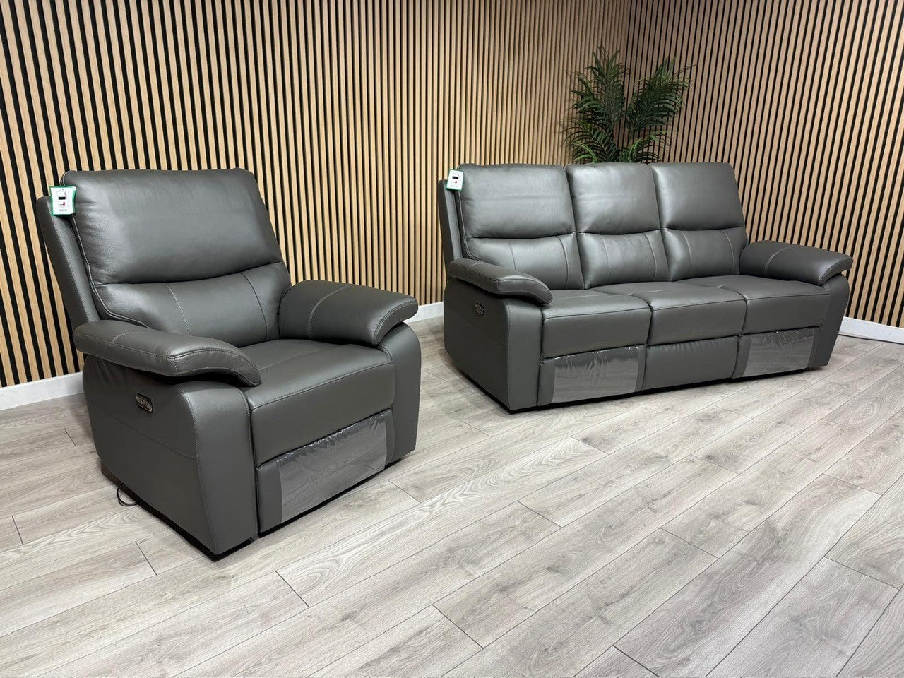 CANNES Leather 3 Seater + Armchair Set Power Recliners RRP £2895