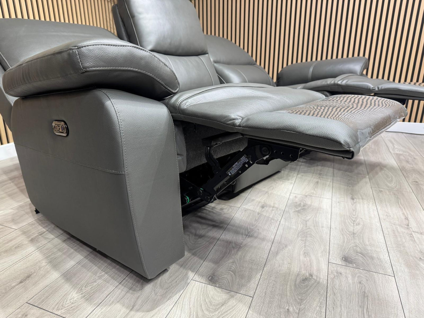 CANNES Leather 3 Seater + Armchair Set Power Recliners RRP £2895