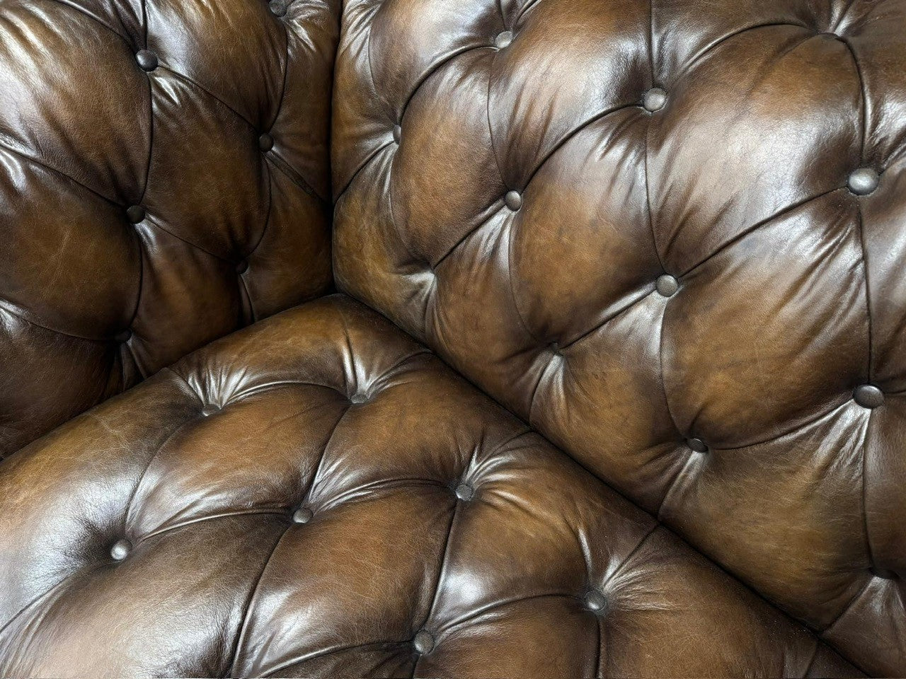 FV, At The Helm WALTER 3 Seater + 2 Seater Leather Chesterfield Sofa Set