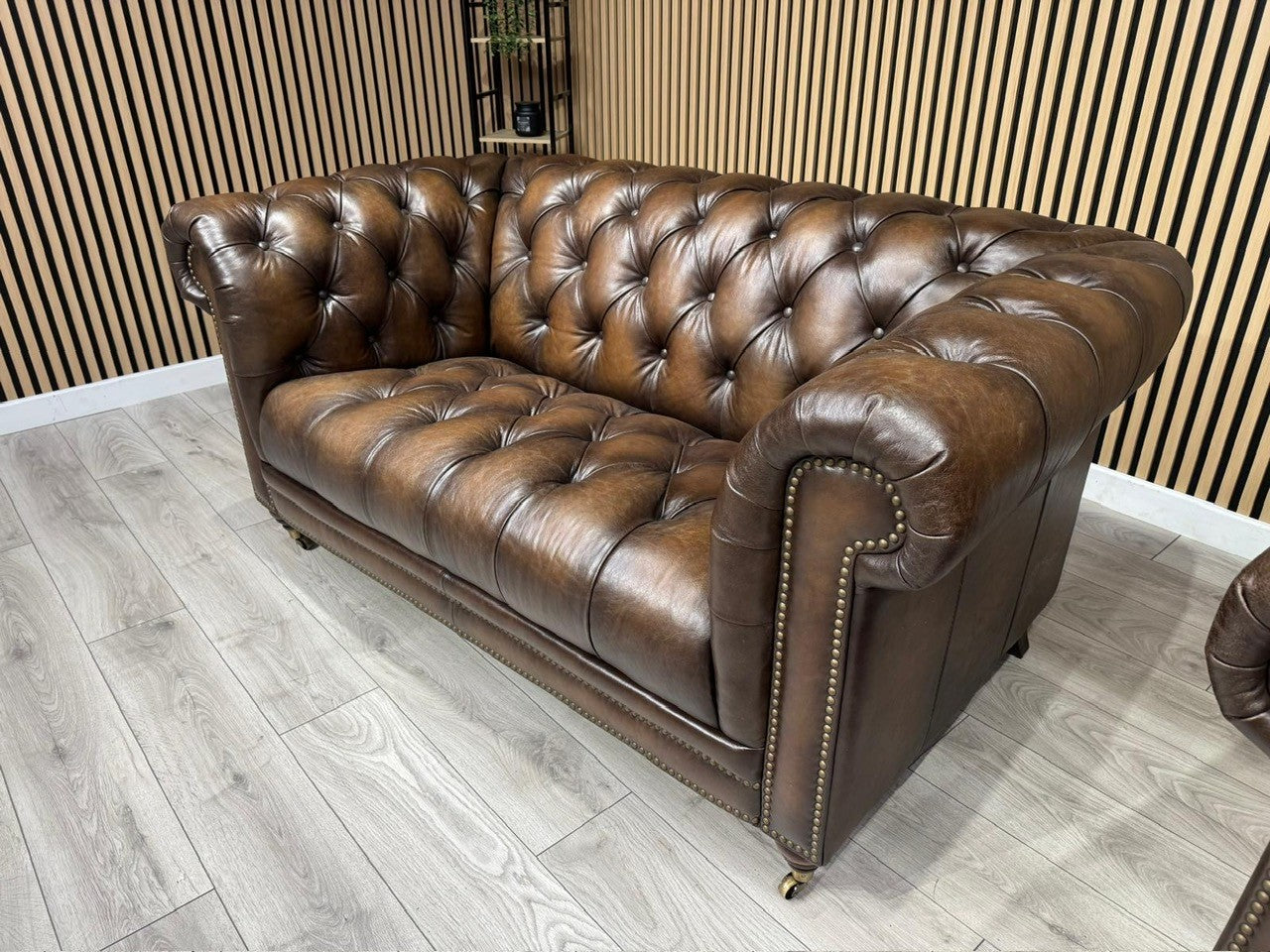 FV, At The Helm WALTER 3 Seater + 2 Seater Leather Chesterfield Sofa Set
