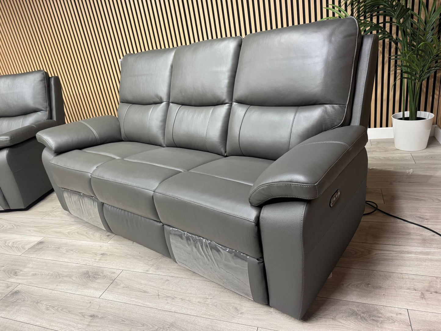 CANNES Leather 3 Seater + Armchair Set Power Recliners RRP £2895
