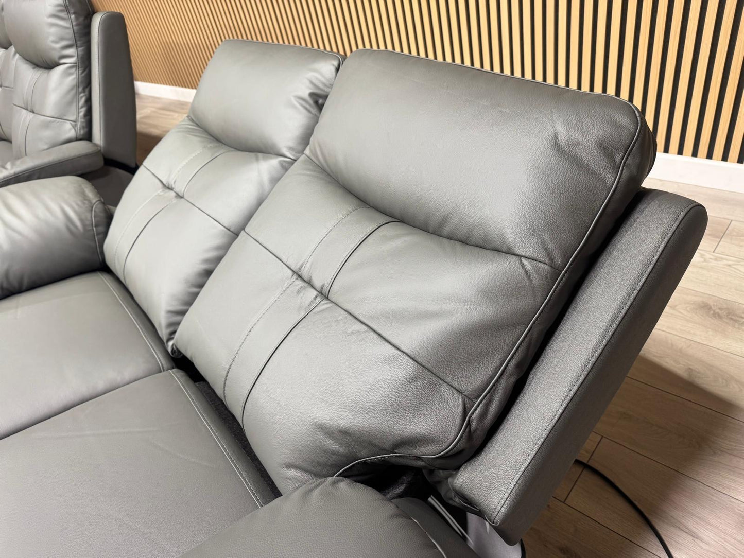 SOPHIA Leather 3+2 Seater Sofa Set Power Recliners RRP £3798