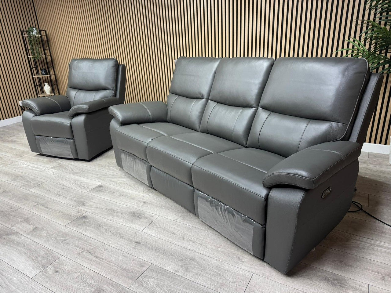CANNES Leather 3 Seater + Armchair Set Power Recliners RRP £2895