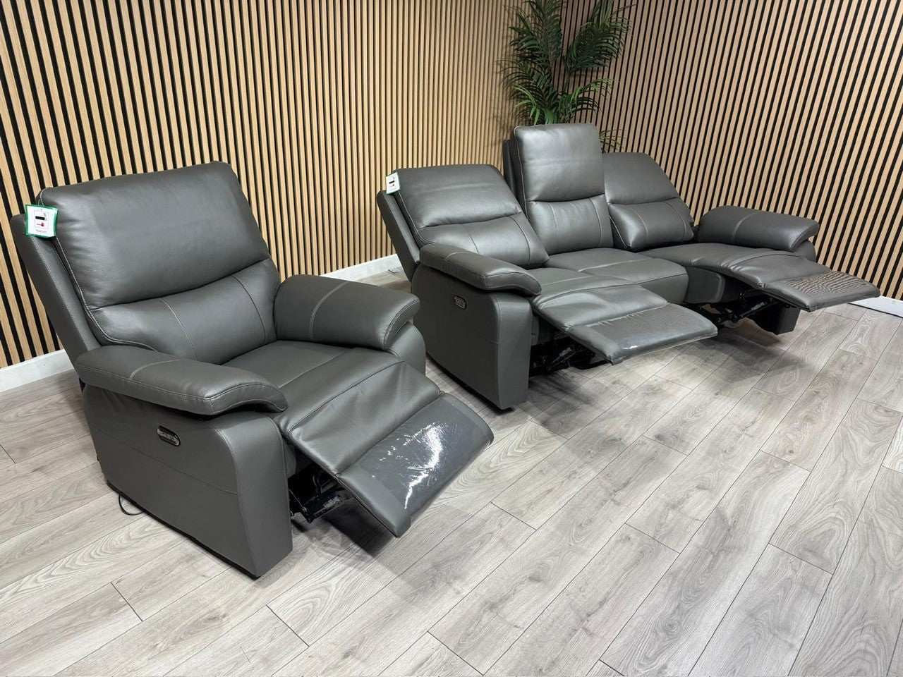 CANNES Leather 3 Seater + Armchair Set Power Recliners RRP £2895