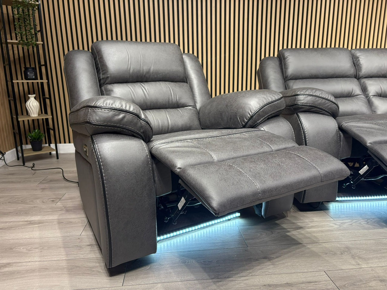 DFS Eigar Style Fabric 2 Seater + 2 Armchairs Sofa Set Power Recliners + LED Lights RRP £2599