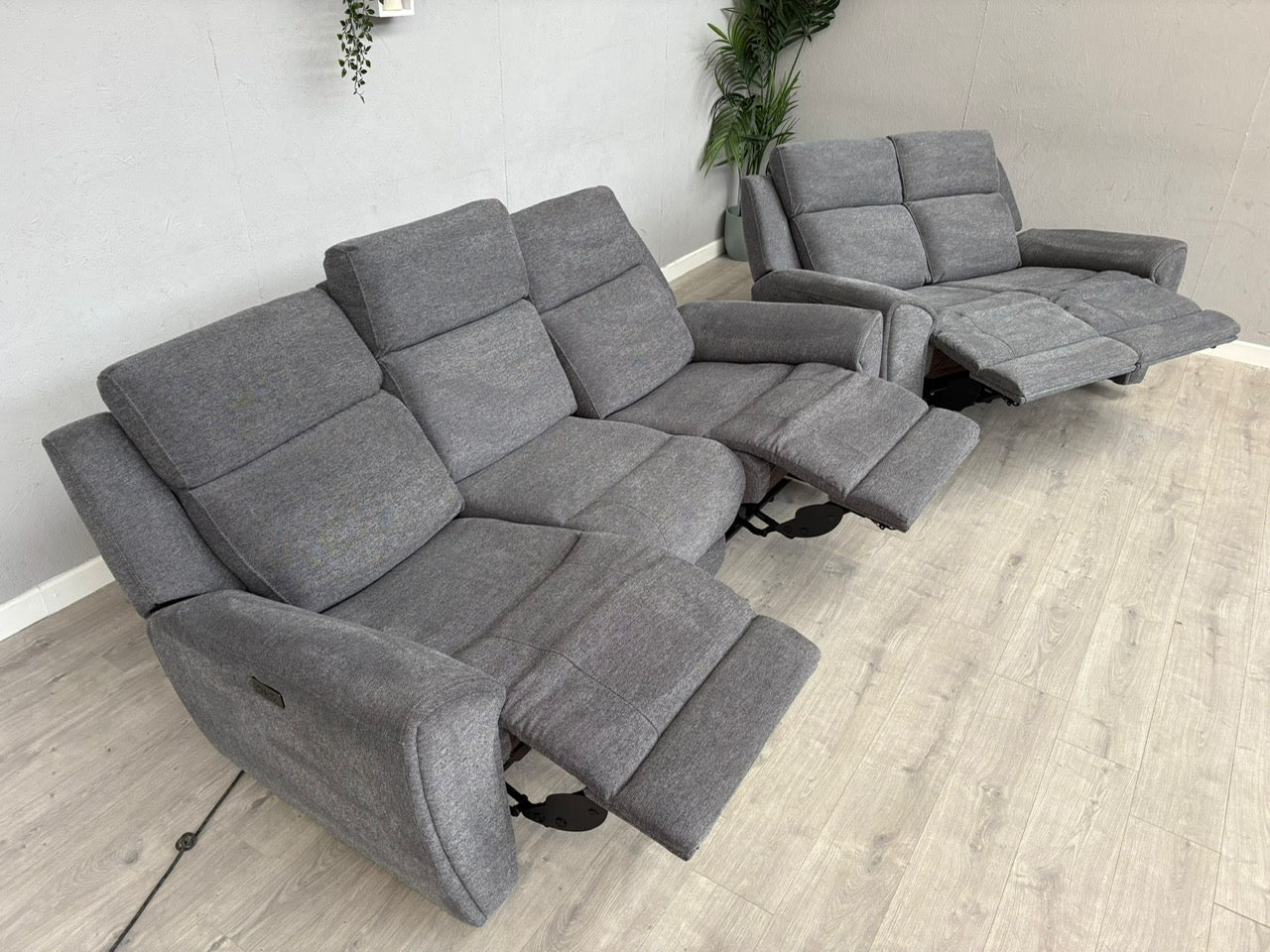 DFS Gilford 3 Seater + 2 Seater Power Recliner Sofa Set - RRP £1978