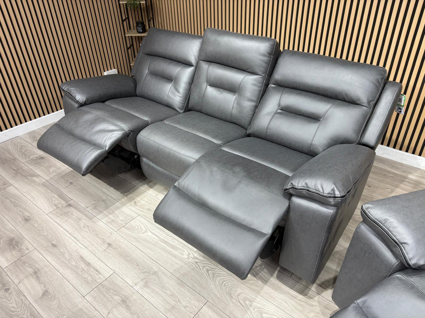 DFS Braylan 3+2 Seater Power Recliner Sofa Set with Console RRP £2498