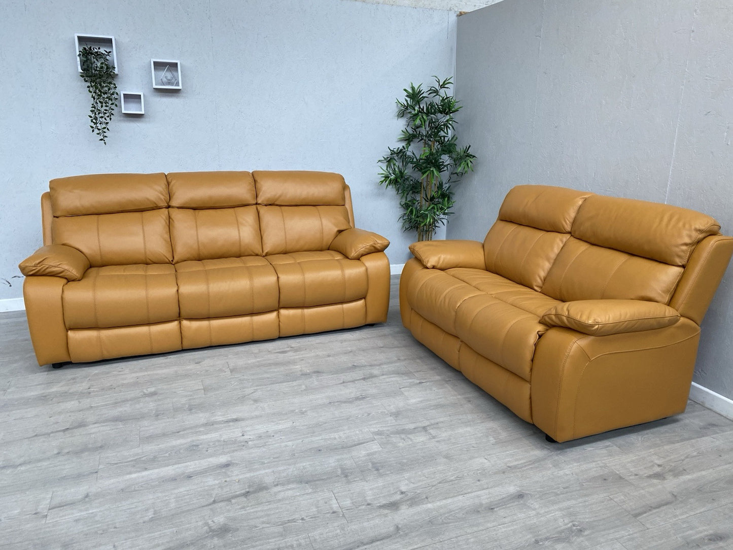 Furniture Village MORENO Leather 3 Seater + 2 Seater Sofa Set - RRP £3,090