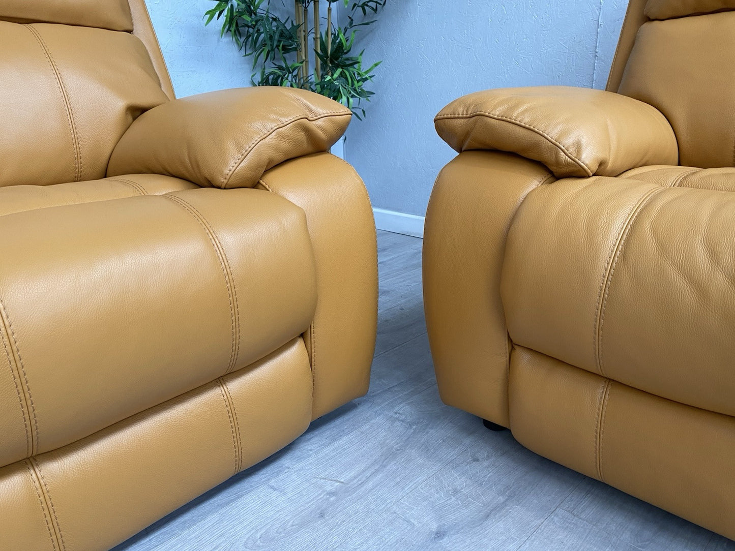 Furniture Village MORENO Leather 3 Seater + 2 Seater Sofa Set - RRP £3,090