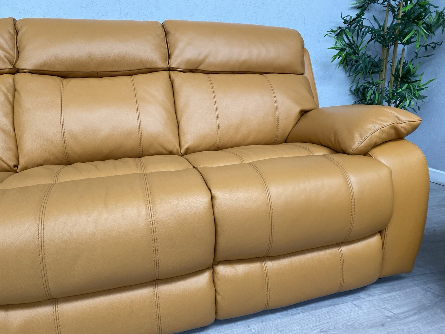 Furniture Village MORENO Leather 3 Seater + 2 Seater Sofa Set - RRP £3,090