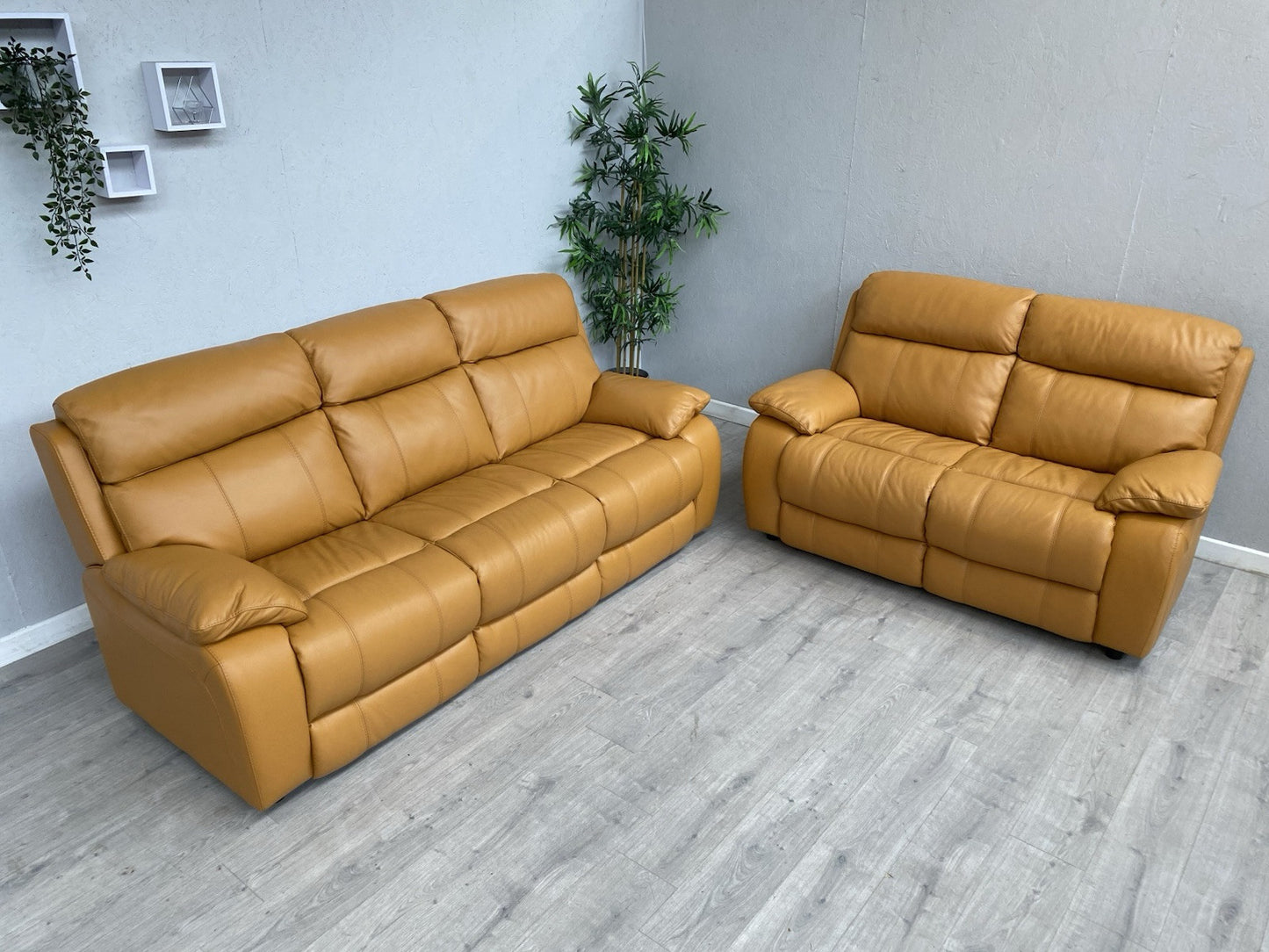 Furniture Village MORENO Leather 3 Seater + 2 Seater Sofa Set - RRP £3,090