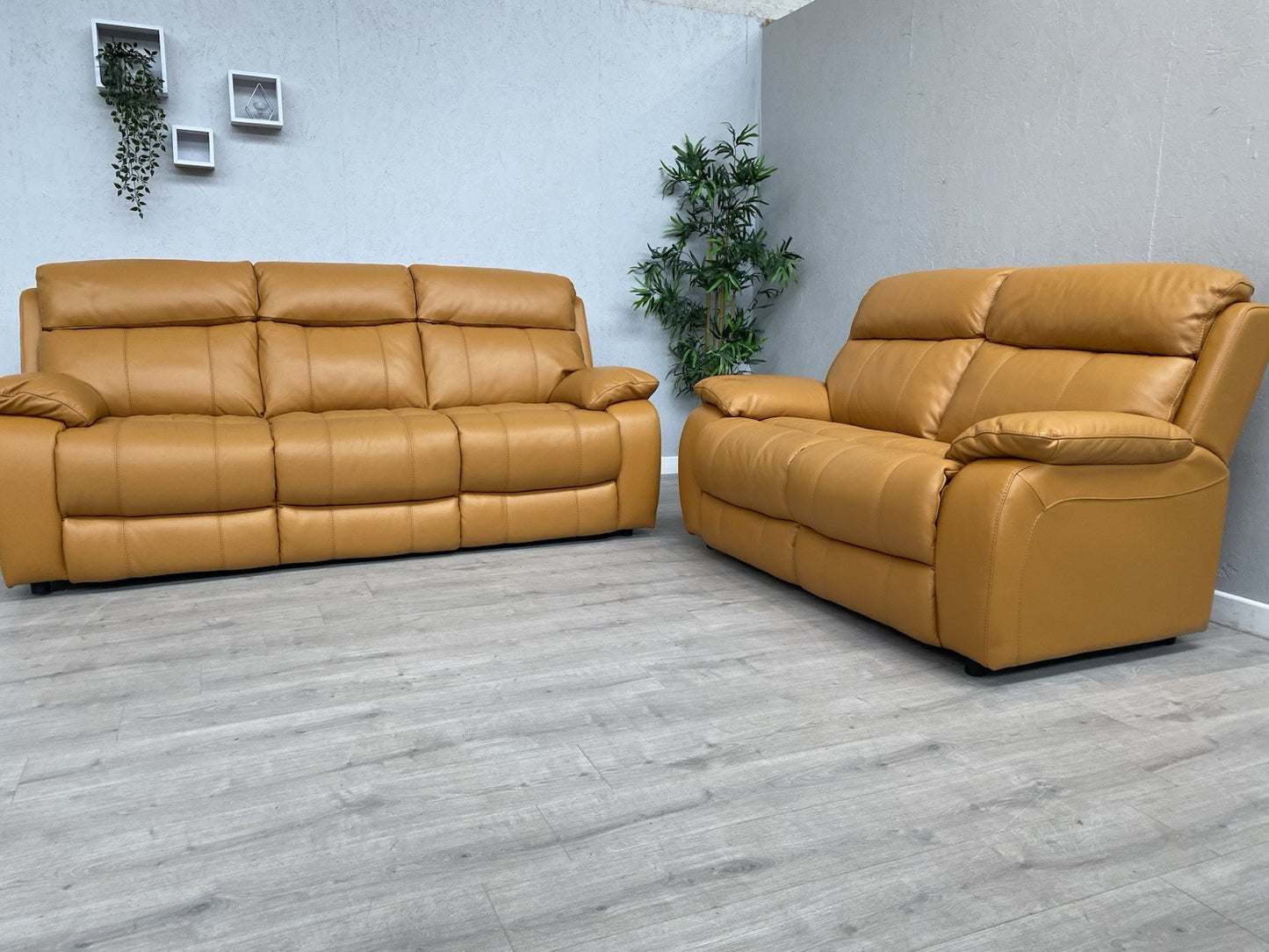 Furniture Village MORENO Leather 3 Seater + 2 Seater Sofa Set - RRP £3,090