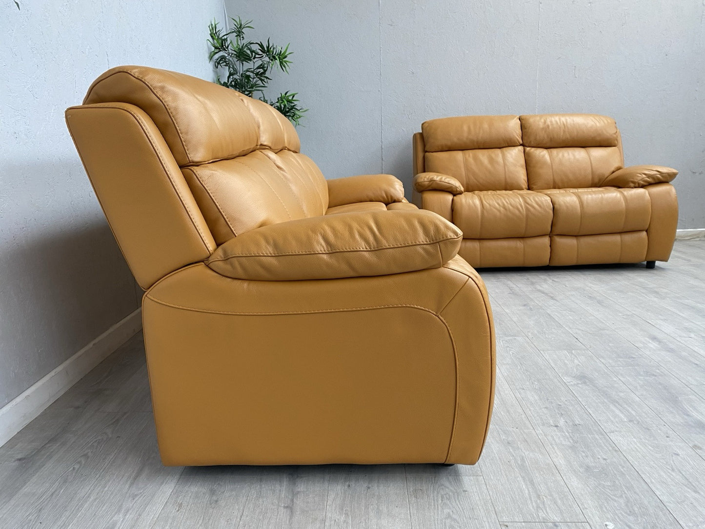 Furniture Village MORENO Leather 3 Seater + 2 Seater Sofa Set - RRP £3,090